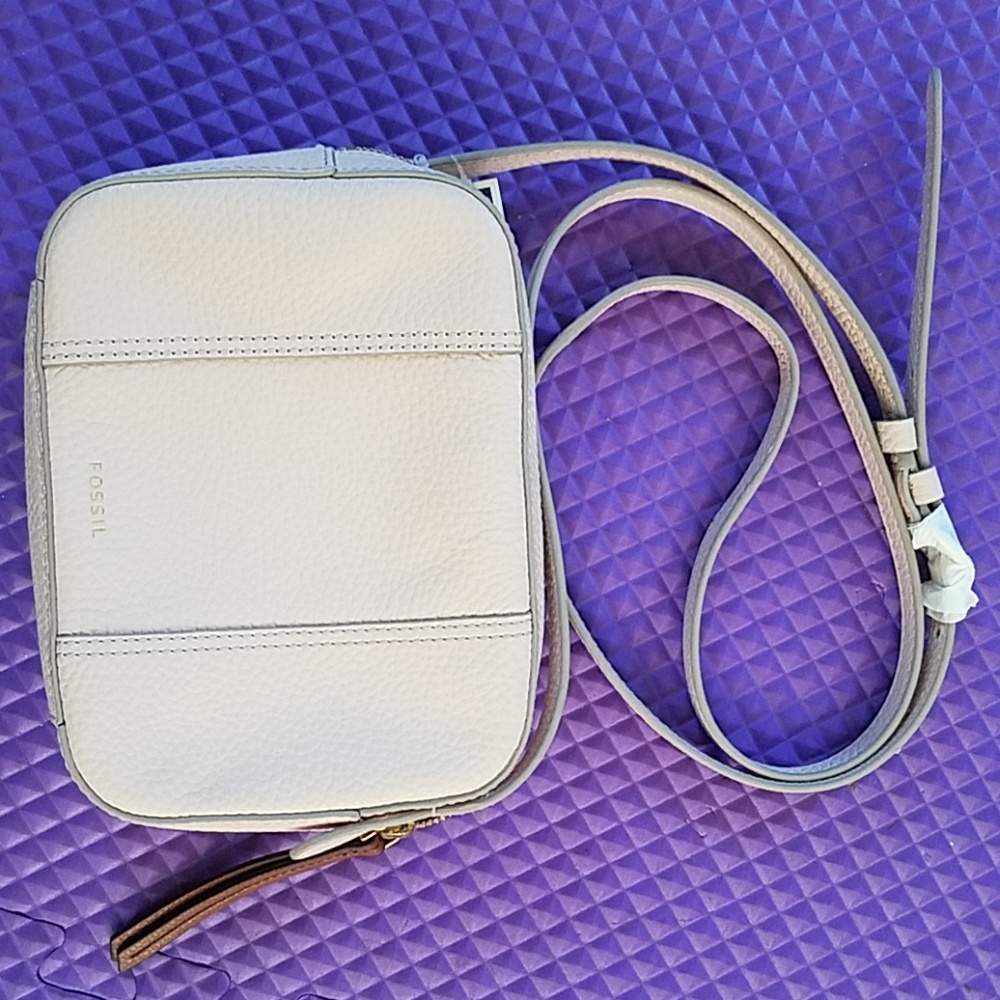 SOLD- Fossil Gemma Camera Bag Medium